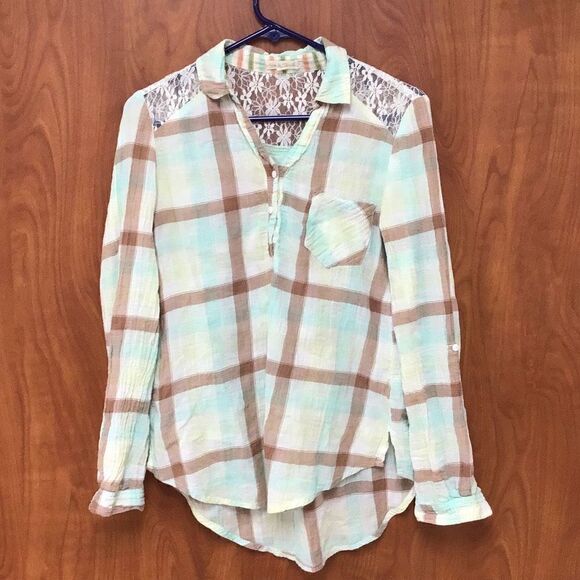Very nice plaid and sheer lace shoulder blouse by Hem & Thread Size 8 - Picture 1 of 7